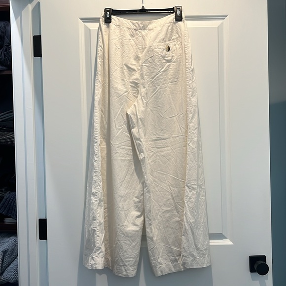 Doên size 8 cotton flared trousers. Creme color. Button fly no pockets. - Picture 3 of 4